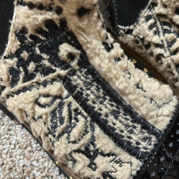 Free People: Textile Atlas Chelsea Boot in Beige - Picture 6 of 10